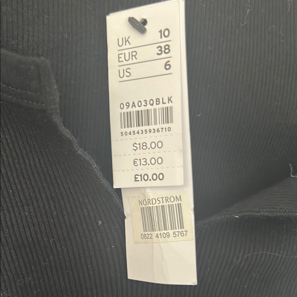 NWT TopShop black crop top - Picture 2 of 4